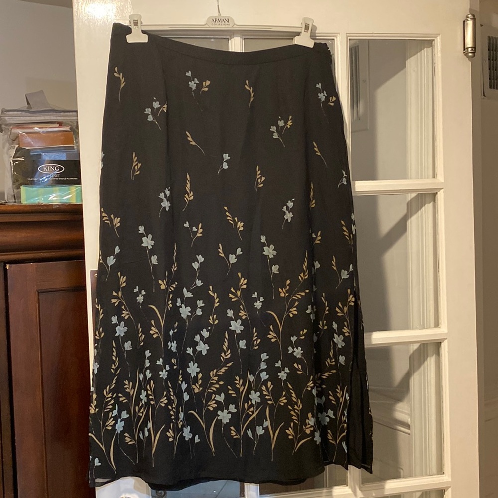 Villager size 20w skirt good condition